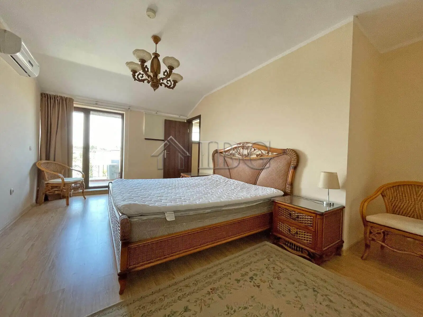 Flat 90m² in Bulgaria, Nesebar. Priced at 119900€ rent photo-11