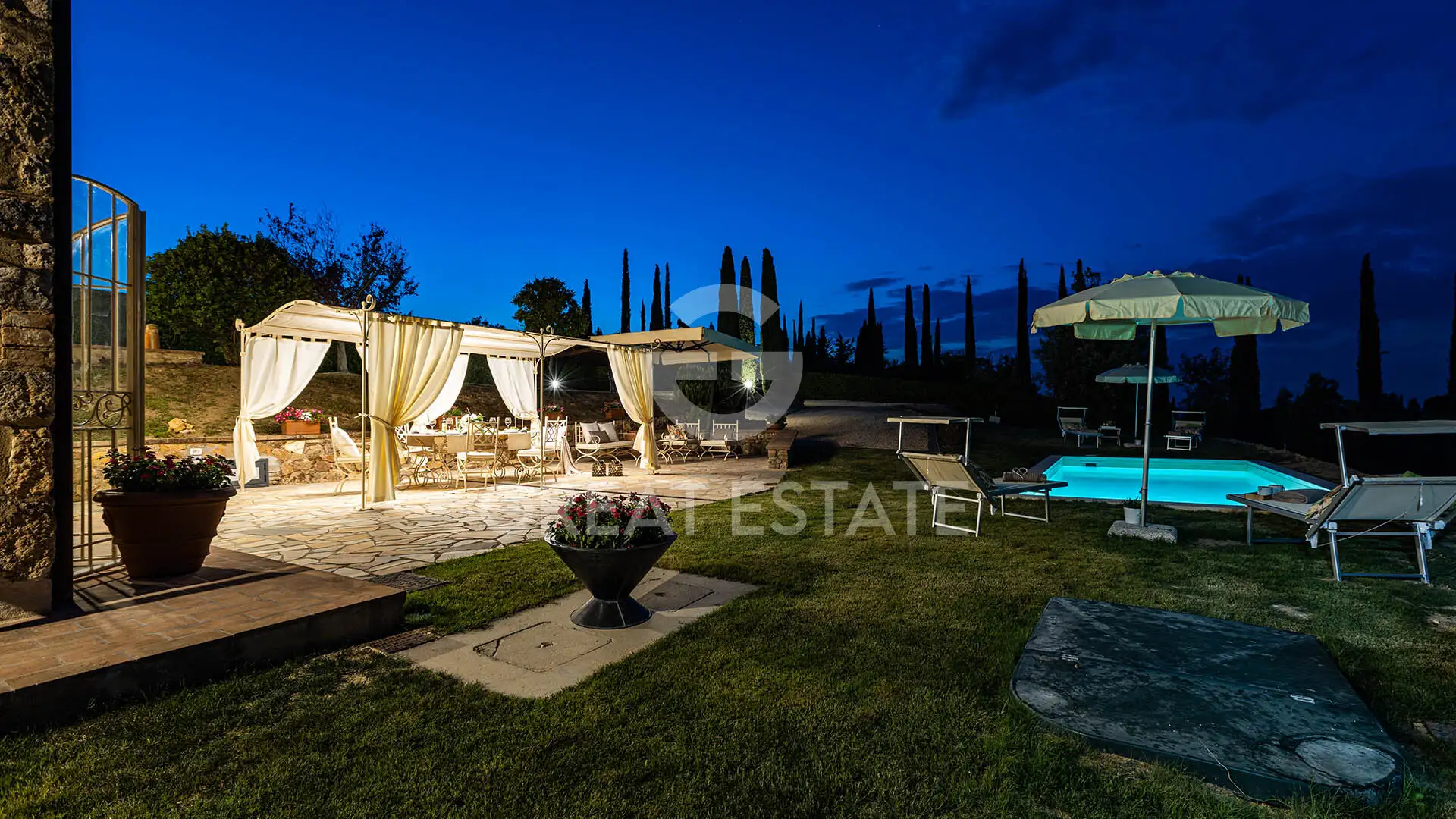 House 189m² in Italy, Siena. Priced at 950000€ rent photo-8