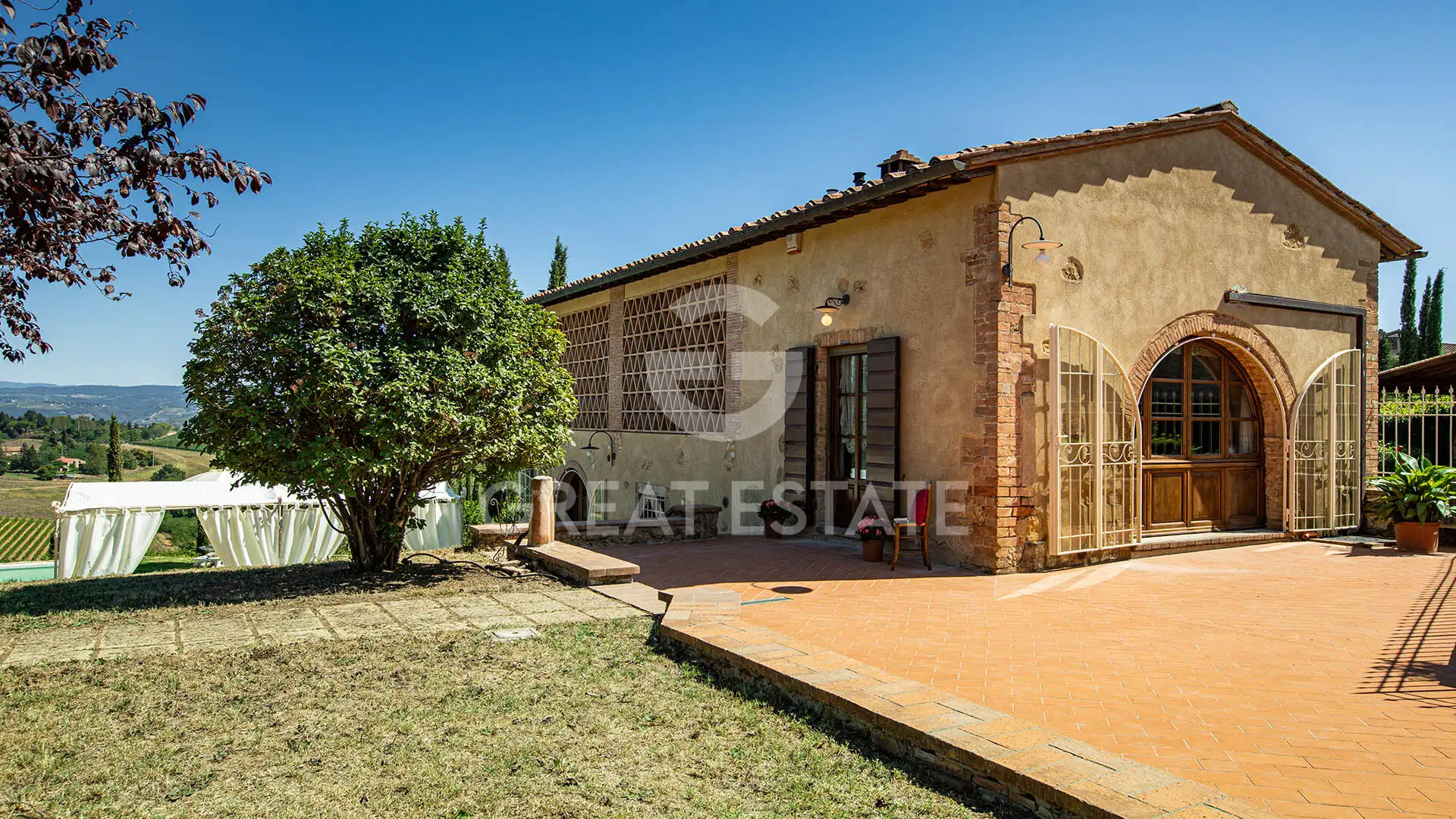 House 189m² in Italy, Siena. Priced at 950000€ rent photo-11