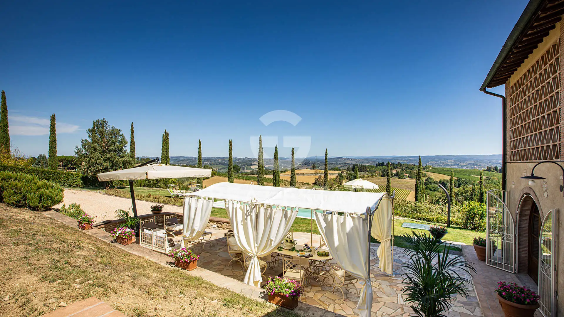 House 189m² in Italy, Siena. Priced at 950000€ rent photo-14