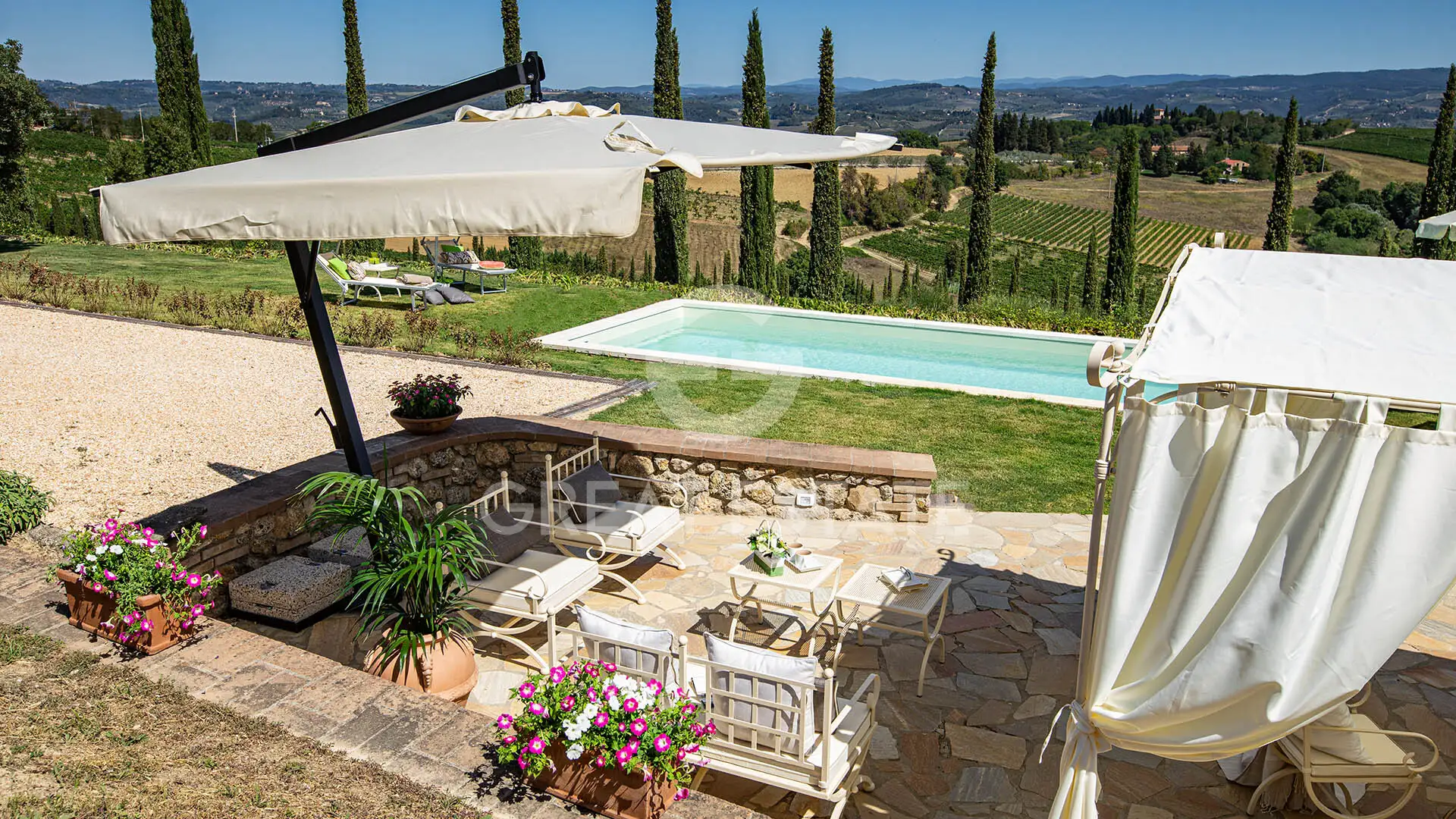 House 189m² in Italy, Siena. Priced at 950000€ rent photo-3