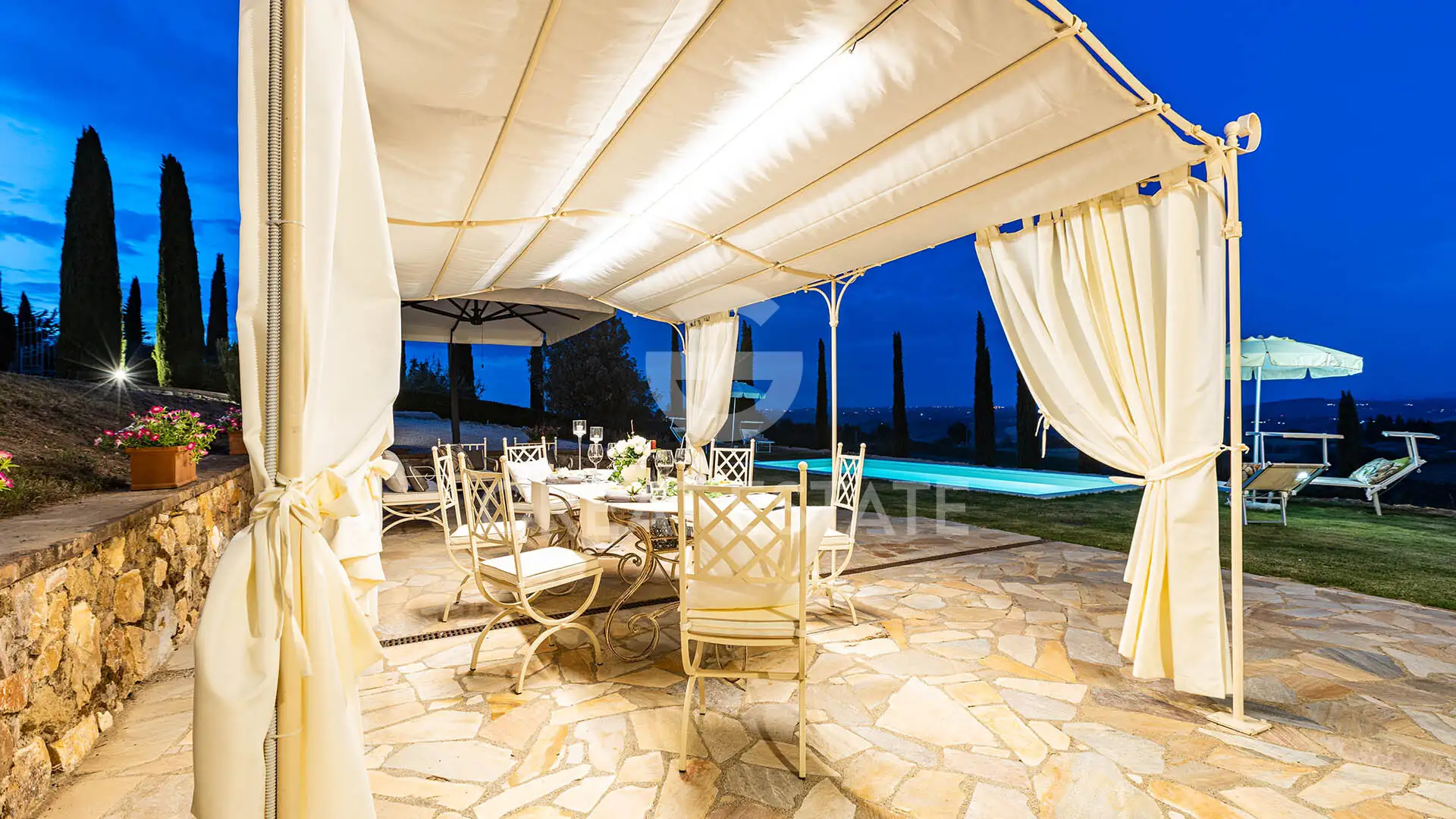 House 189m² in Italy, Siena. Priced at 950000€ rent photo-6