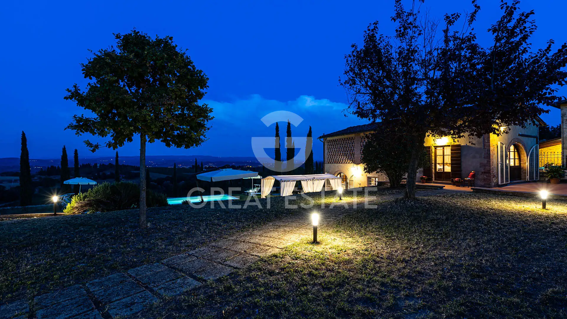House 189m² in Italy, Siena. Priced at 950000€ rent photo-9