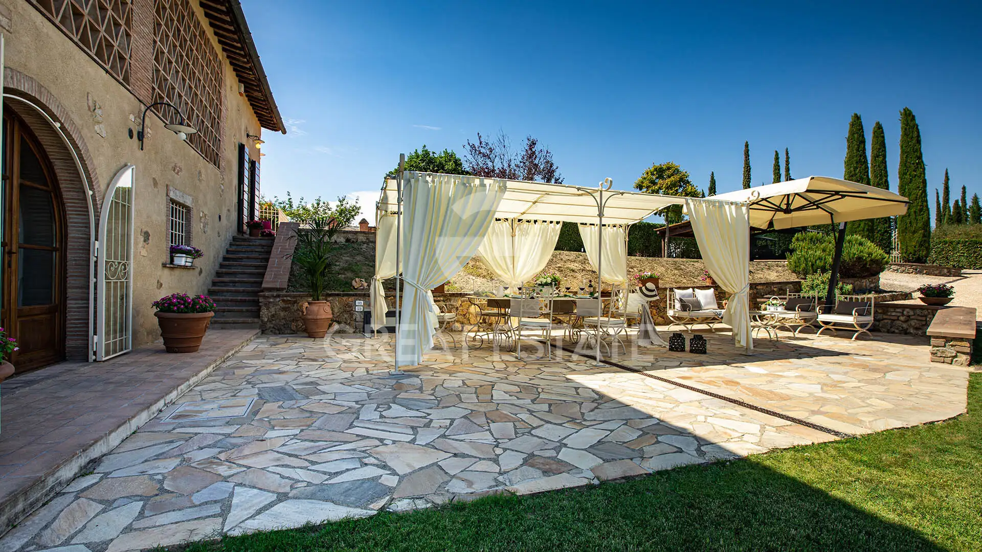 House 189m² in Italy, Siena. Priced at 950000€ rent photo-13