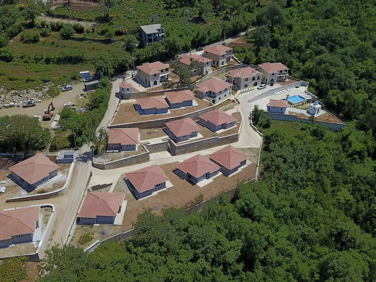 Land 1m² in Italy, Barga. Priced at 675000€ rent photo-5