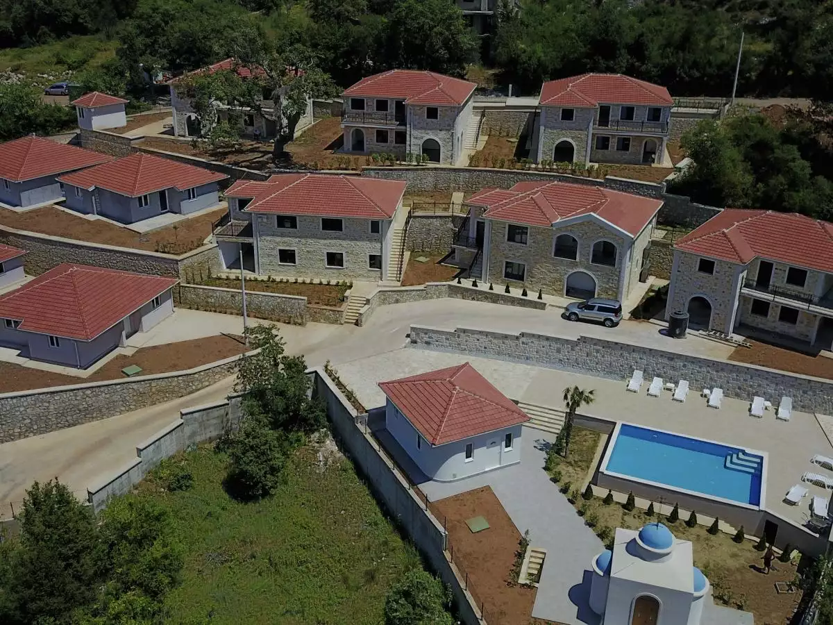 Land 1m² in Italy, Barga. Priced at 675000€ rent photo-7
