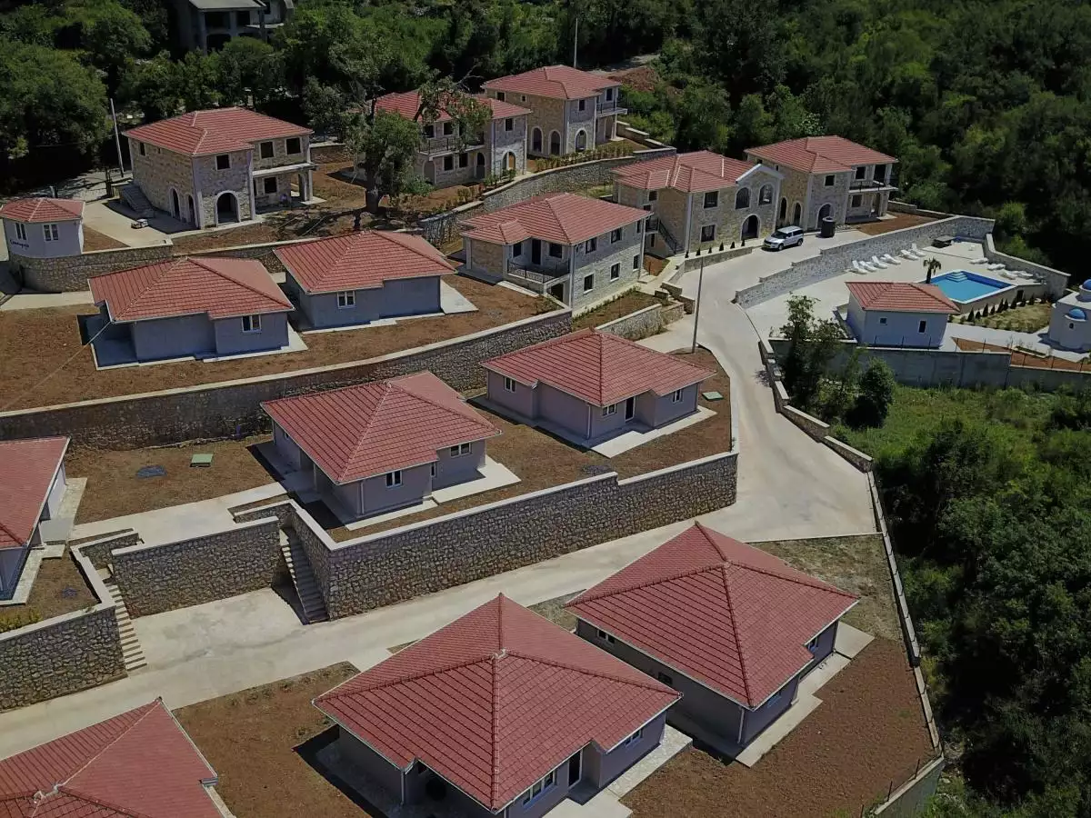 Land 1m² in Italy, Barga. Priced at 675000€ rent photo-11