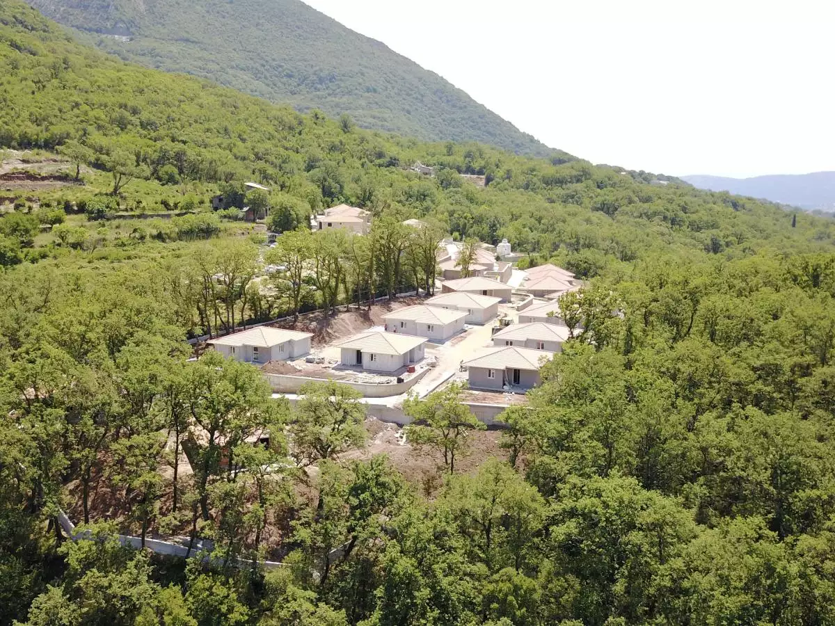 Land 1m² in Italy, Barga. Priced at 675000€ rent photo-14