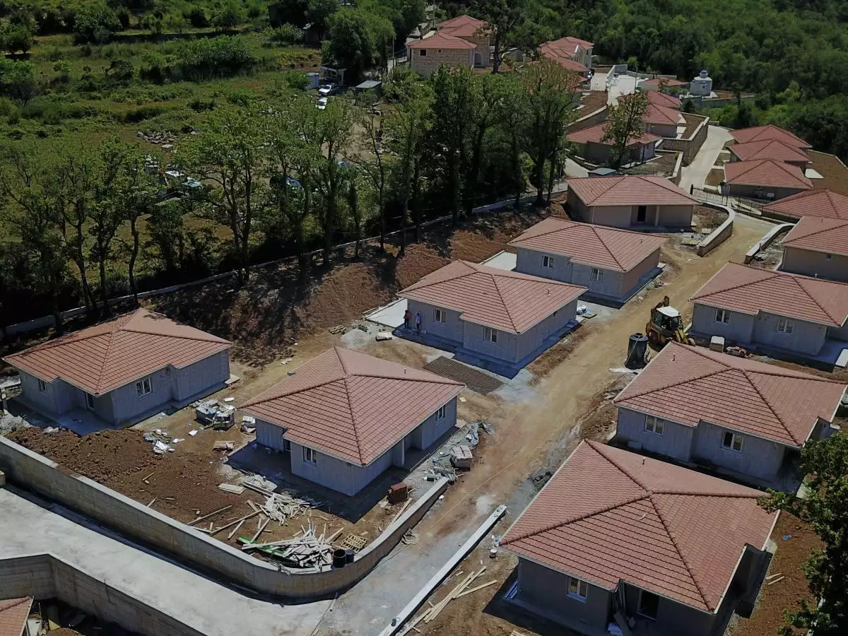 Land 1m² in Italy, Barga. Priced at 675000€ rent photo-17