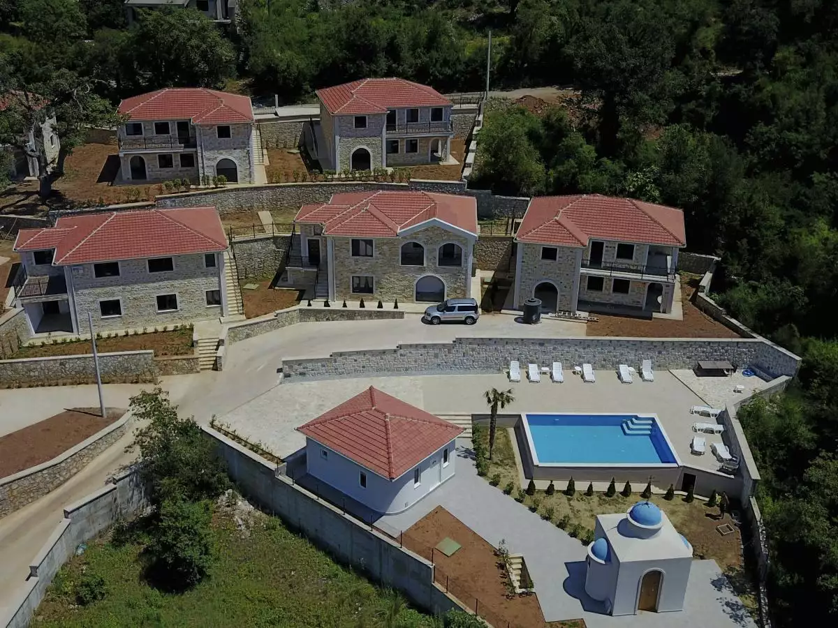 Land 1m² in Italy, Barga. Priced at 675000€ rent photo-28