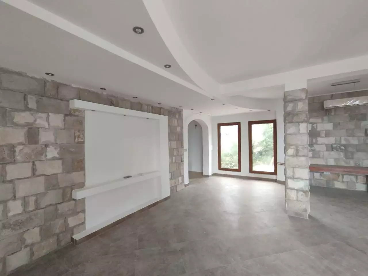 House 337m² in Montenegro, Becici. Priced at 430000€ rent photo-24