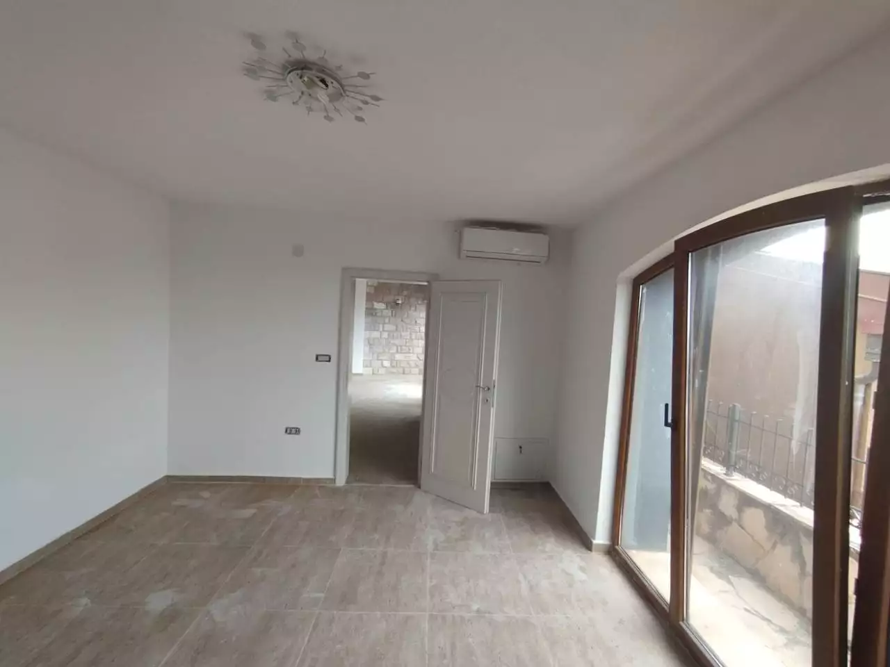 House 337m² in Montenegro, Becici. Priced at 430000€ rent photo-29