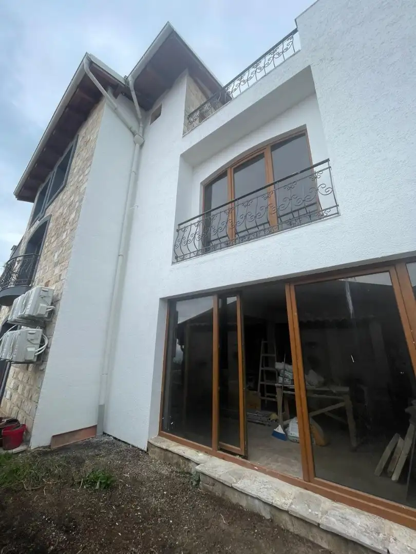 House 337m² in Montenegro, Becici. Priced at 430000€ rent photo-5