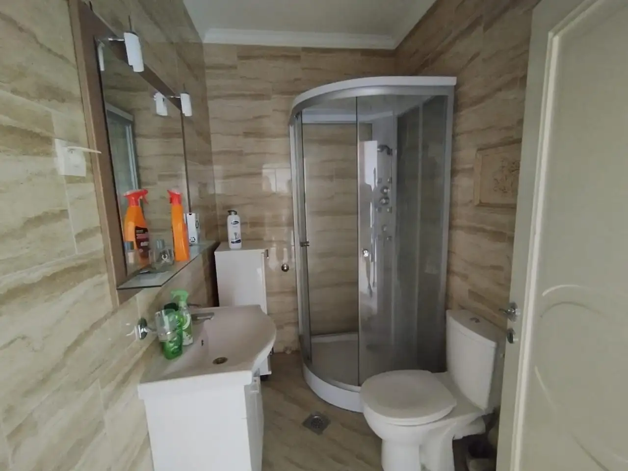 House 337m² in Montenegro, Becici. Priced at 430000€ rent photo-16