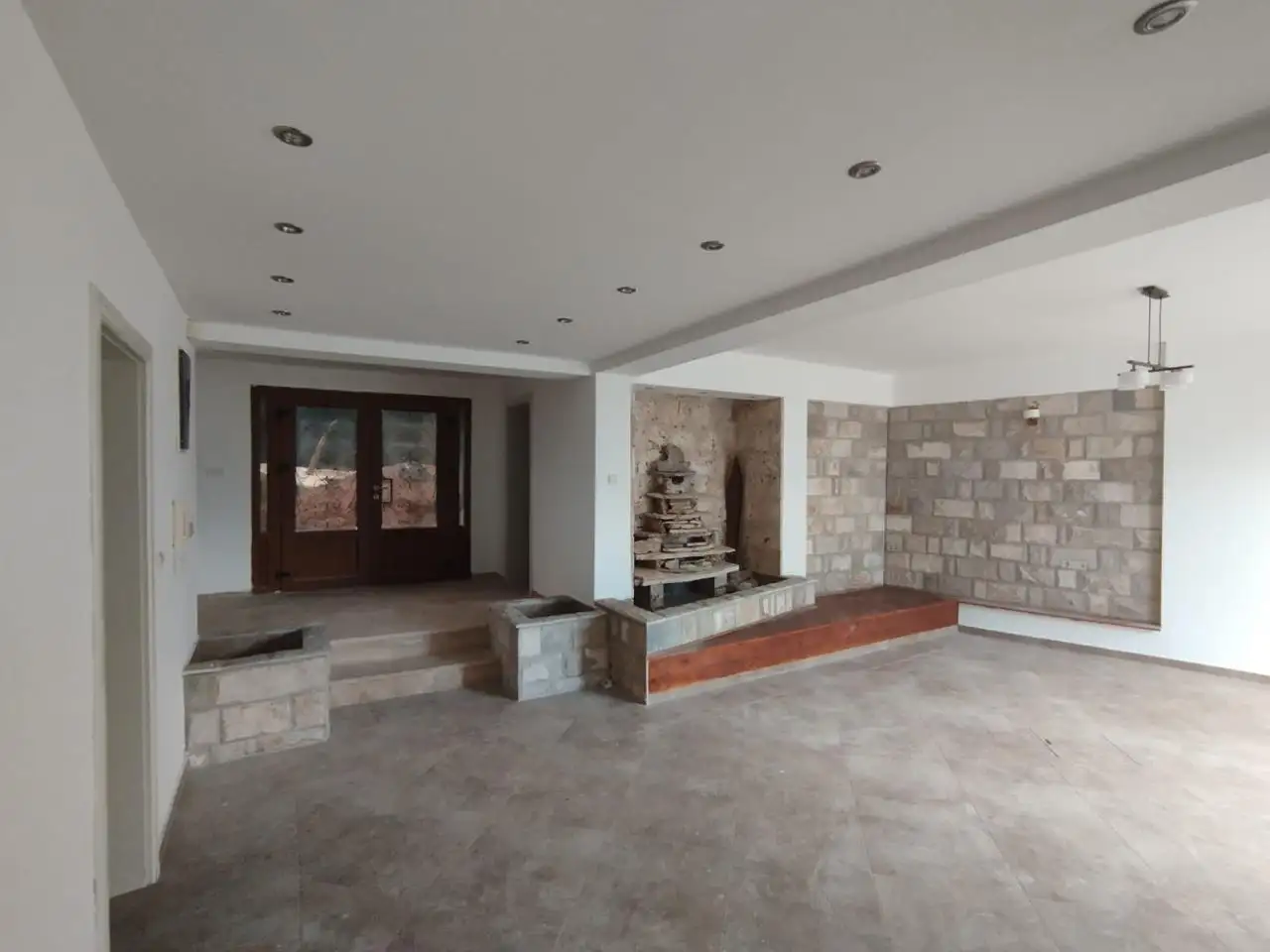 House 337m² in Montenegro, Becici. Priced at 430000€ rent photo-32