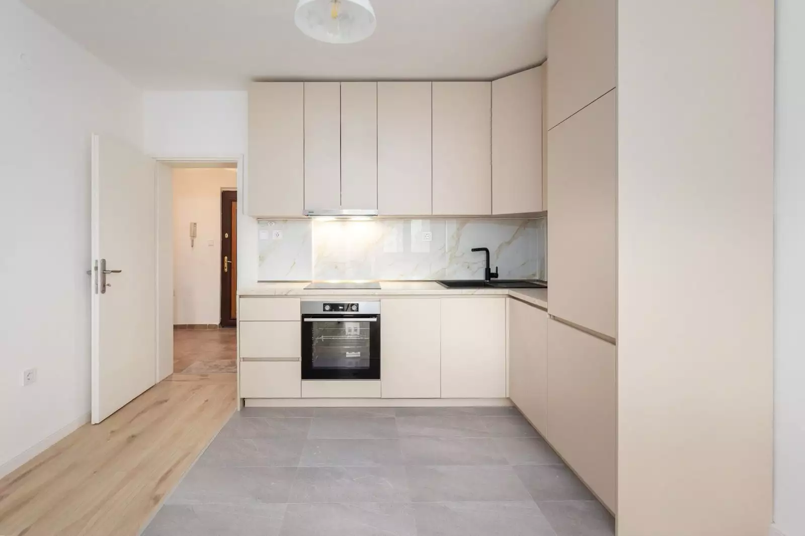 Flat 48m² in Montenegro, Bar. Priced at 130000€ rent photo-2