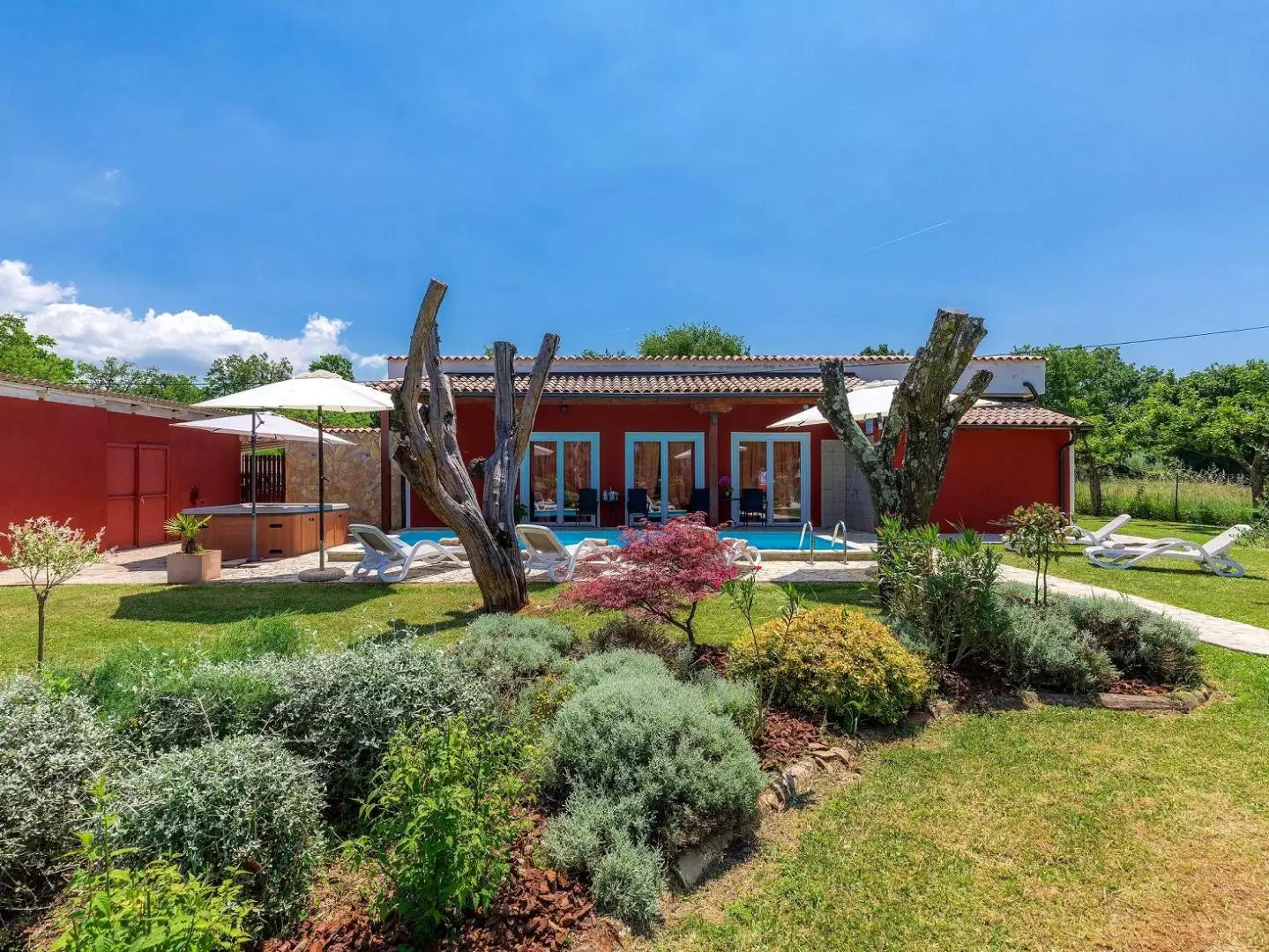 Villa 382m² in Croatia, Buje. Priced at 780000€ rent photo-1