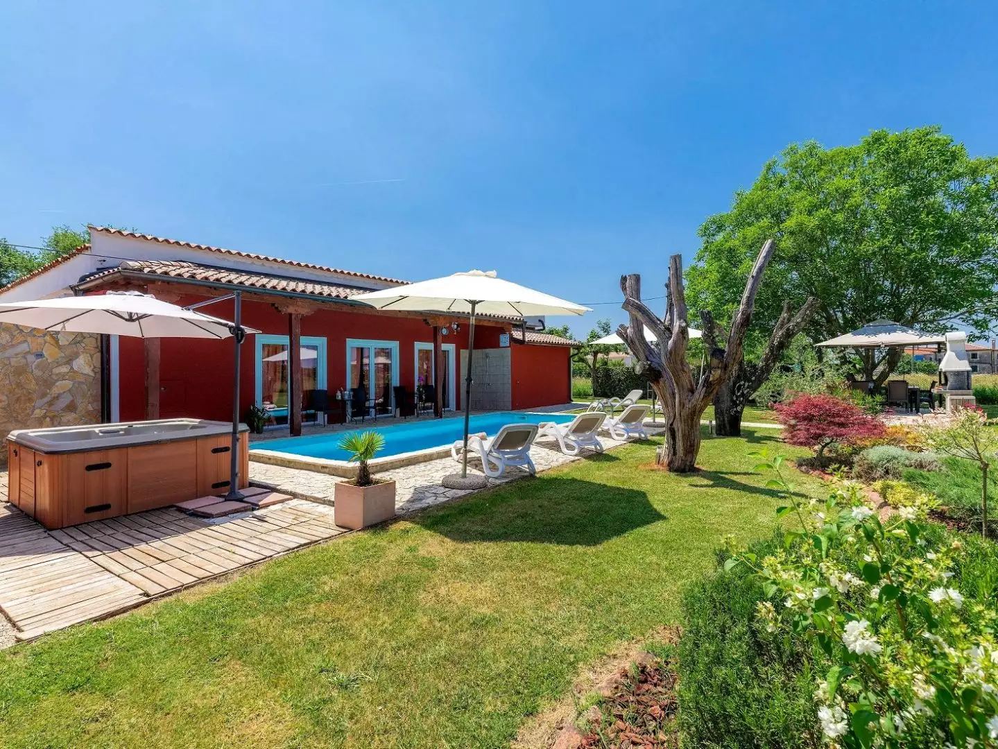 Villa 382m² in Croatia, Buje. Priced at 780000€ rent photo-3