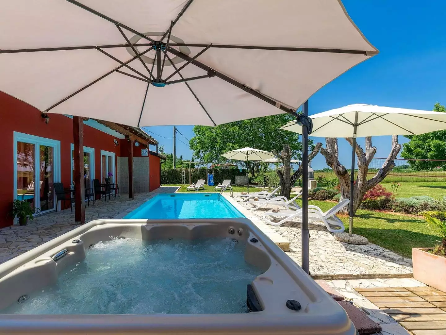 Villa 382m² in Croatia, Buje. Priced at 780000€ rent photo-4