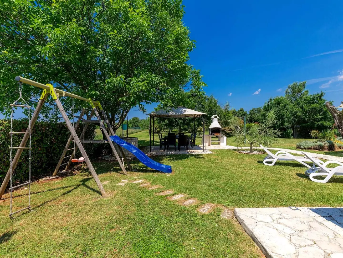 Villa 382m² in Croatia, Buje. Priced at 780000€ rent photo-9