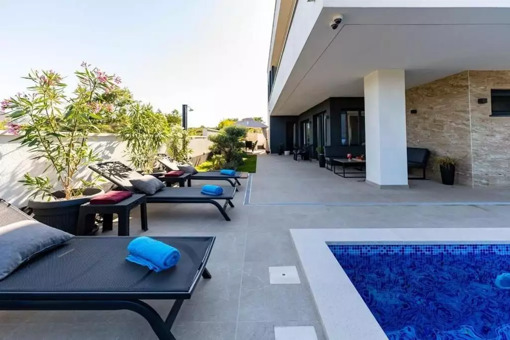Villa 175m² in Croatia, Medulin. Priced at 690000€ rent photo-3