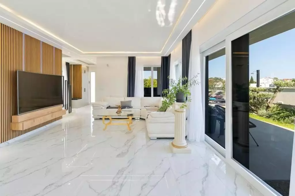 Villa 175m² in Croatia, Medulin. Priced at 690000€ rent photo-7