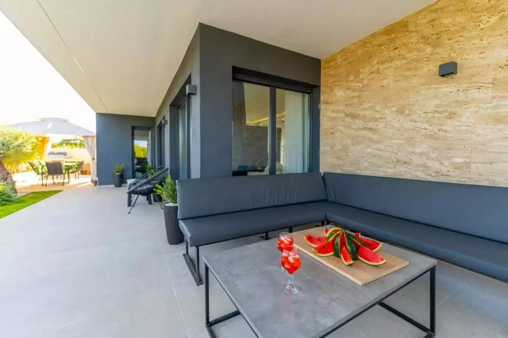 Villa 175m² in Croatia, Medulin. Priced at 690000€ rent photo-9