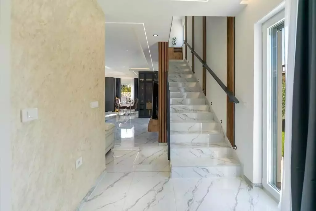 Villa 175m² in Croatia, Medulin. Priced at 690000€ rent photo-15