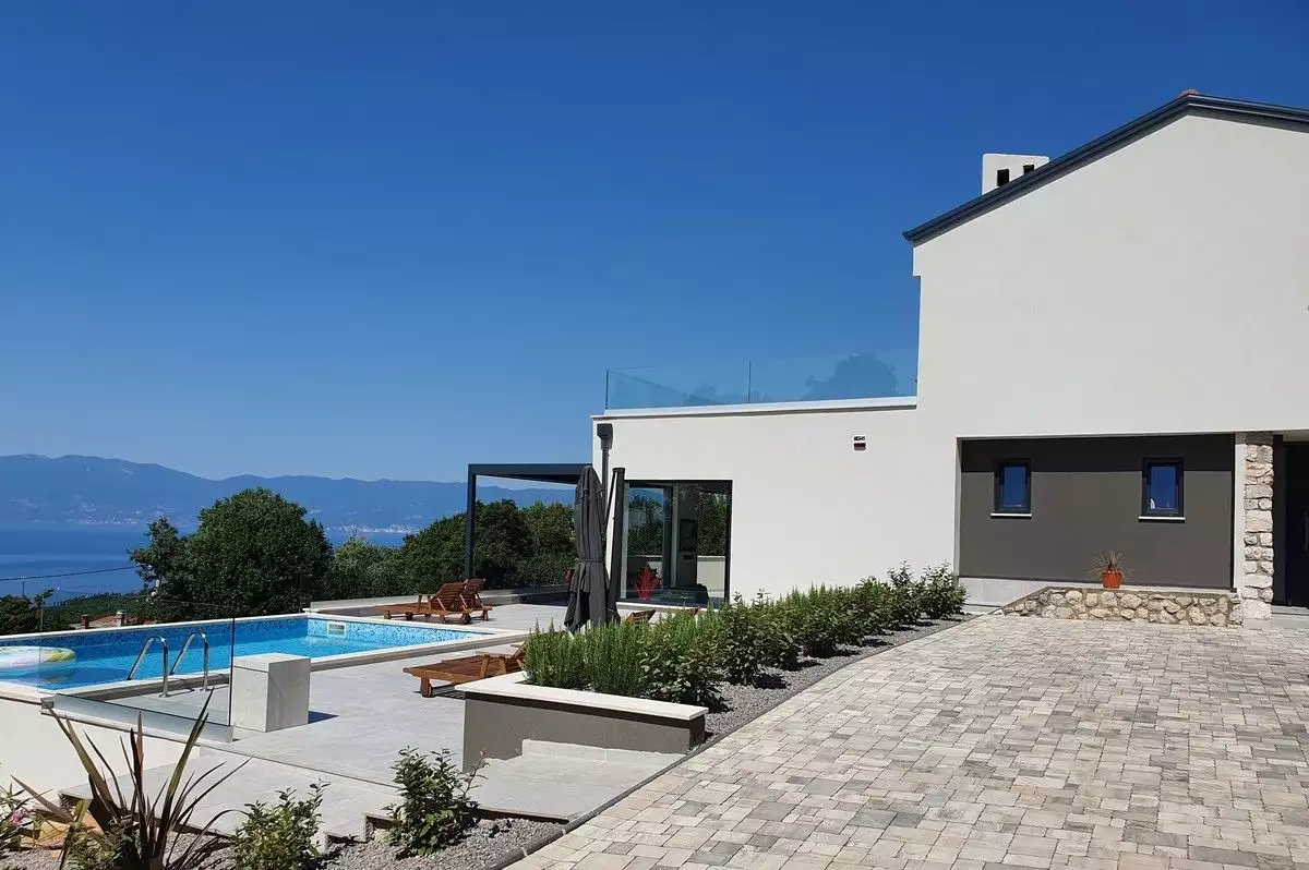 Villa 239m² in Croatia, Kostrena. Priced at 1950000€ rent photo-2