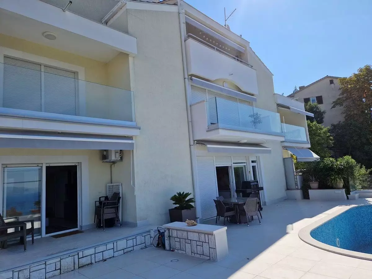 Villa 750m² in Croatia, Rijeka. Priced at 2950000€ rent photo-2