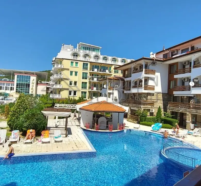 Flat 87m² in Bulgaria, Elenite. Priced at 124000€ rent photo-1