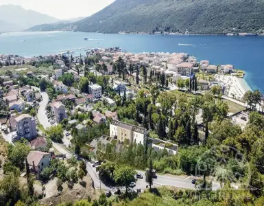 Buy in Montenegro for 367500€