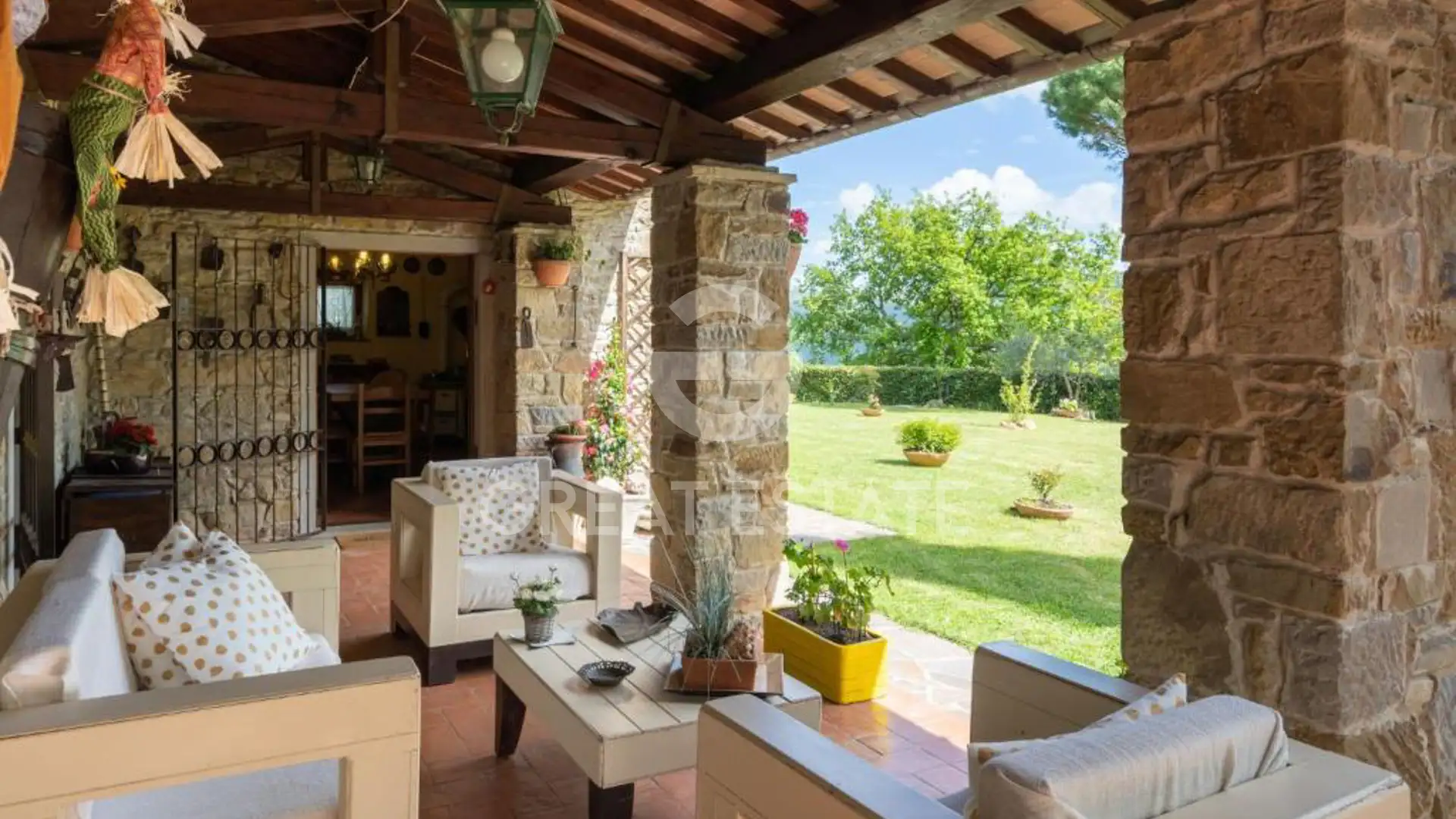 House 354m² in Italy, Arezzo. Priced at 1400000€ rent photo-11