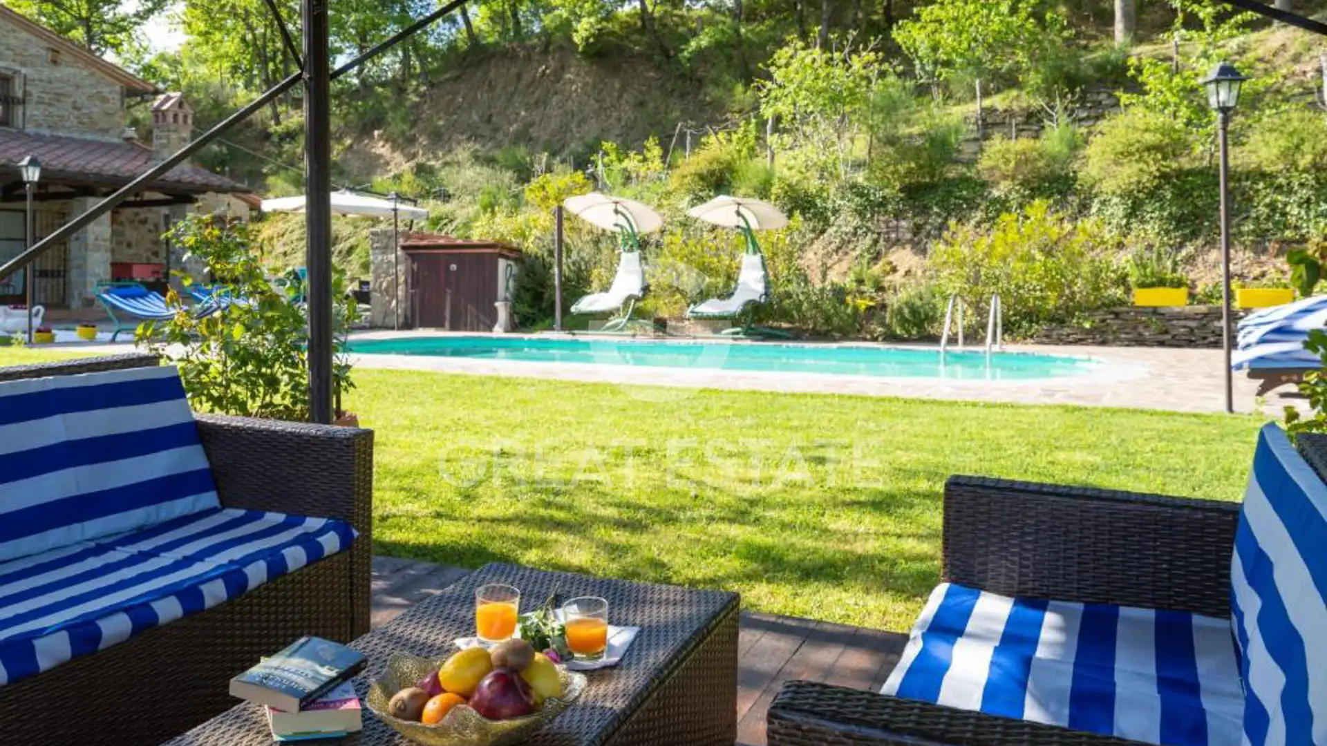 House 354m² in Italy, Arezzo. Priced at 1400000€ rent photo-13