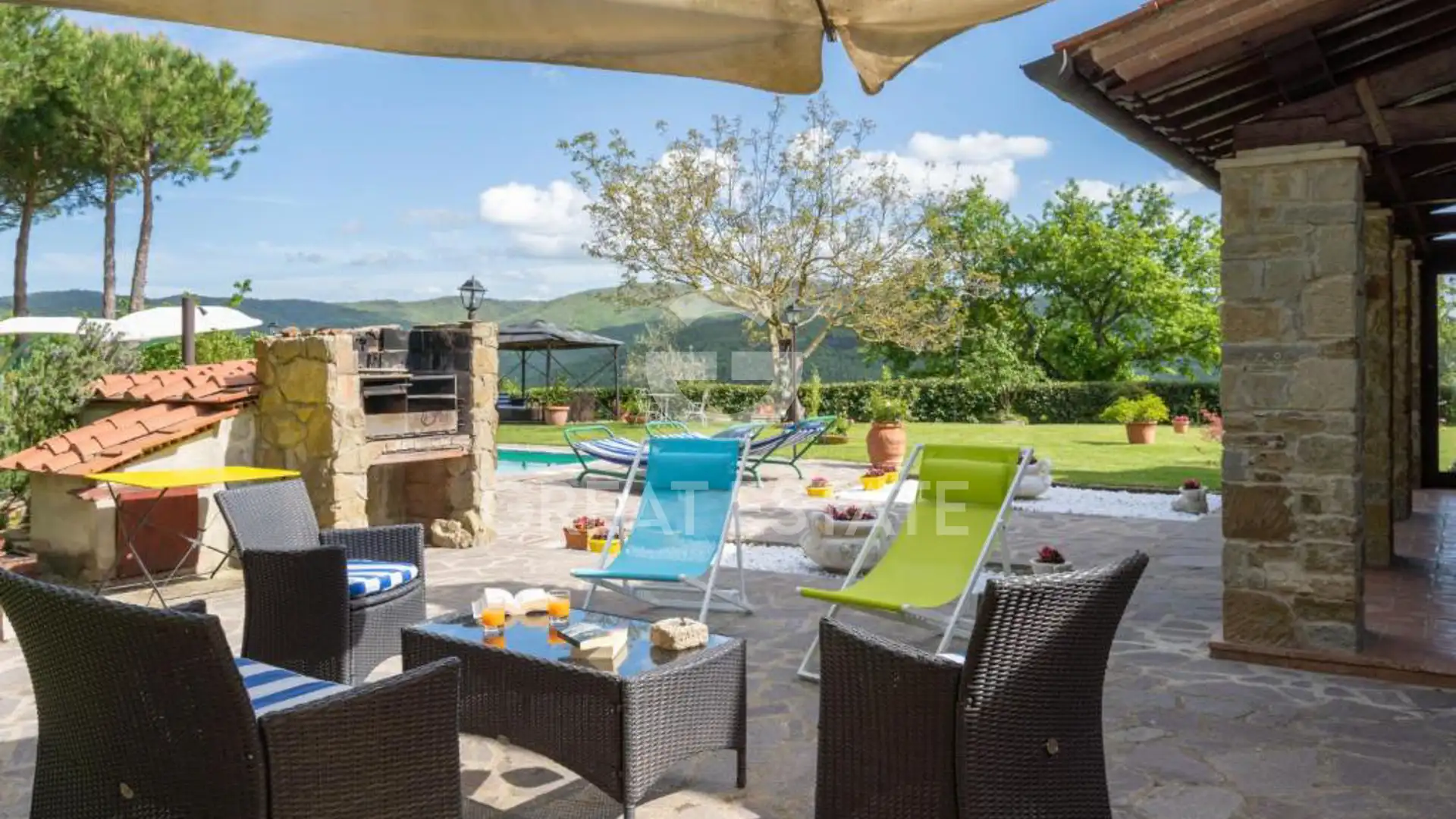 House 354m² in Italy, Arezzo. Priced at 1400000€ rent photo-15
