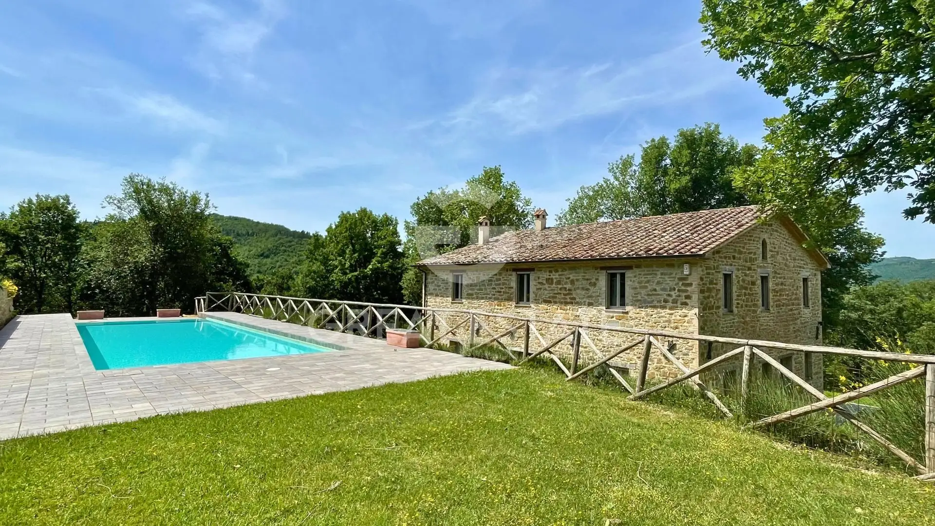 House 417m² in Italy, Perugia. Priced at 875000€ rent photo-13