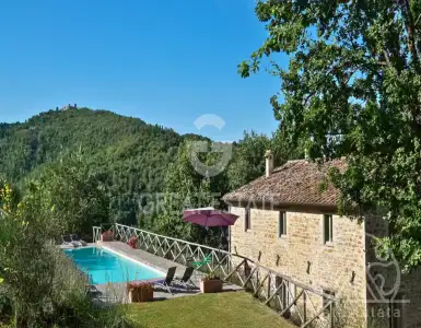 Buy in Italy for 875000€