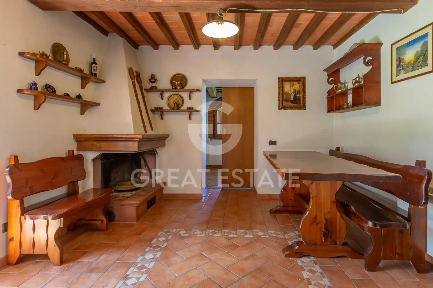 House 290m² in Italy, Arezzo. Priced at 550000€ rent photo-15