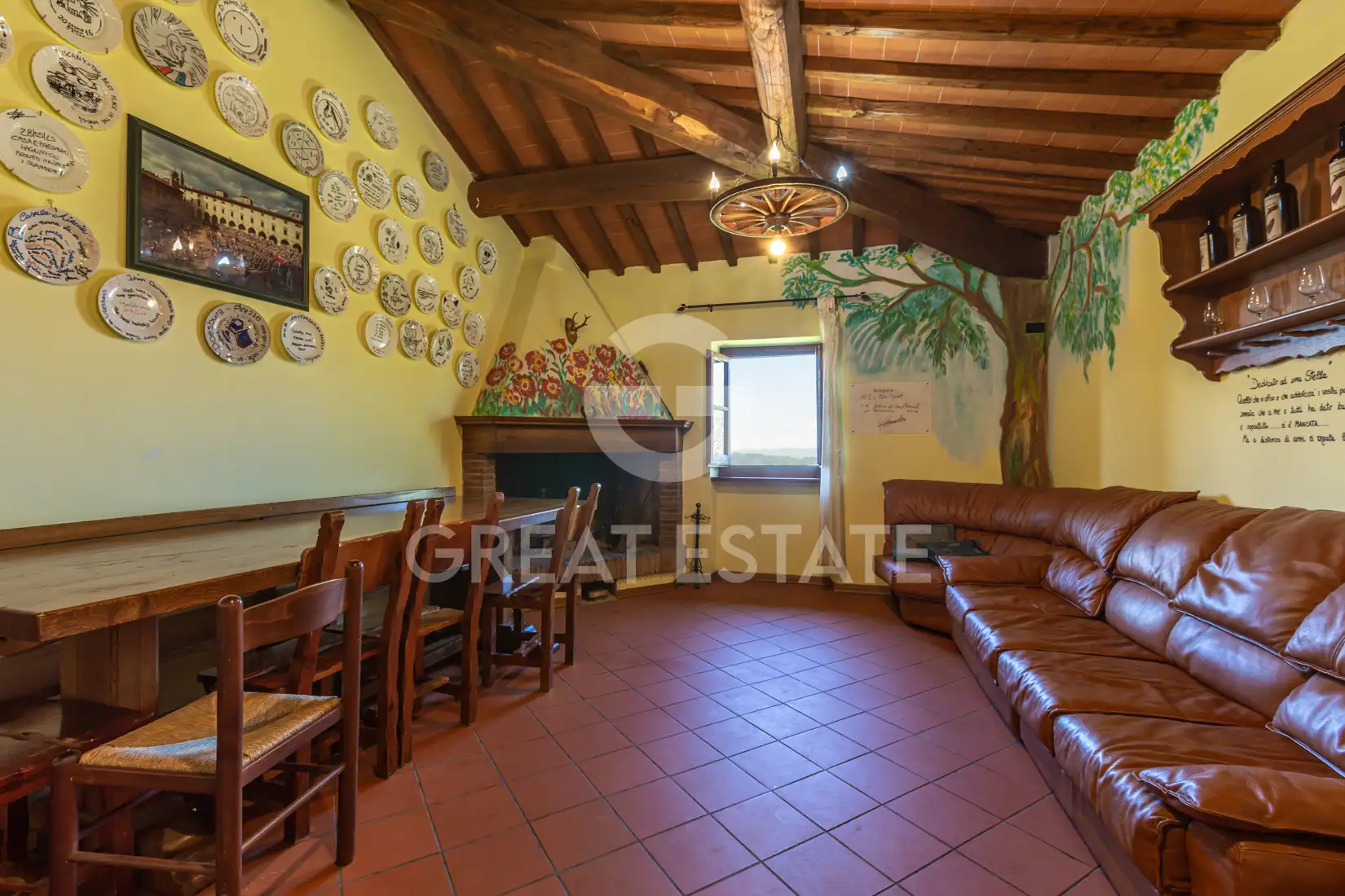 House 290m² in Italy, Arezzo. Priced at 550000€ rent photo-15