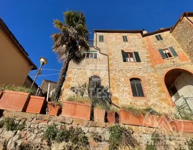 Buy in Italy for 345000€