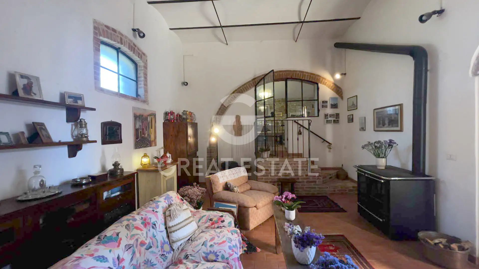 House 460m² in Italy, Siena. Priced at 950000€ rent photo-13