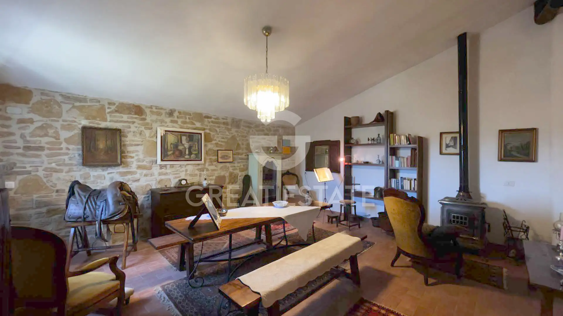 House 460m² in Italy, Siena. Priced at 950000€ rent photo-14