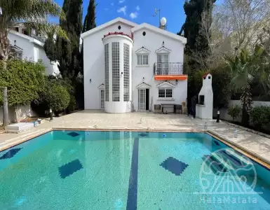 Buy in Cyprus for 384930€