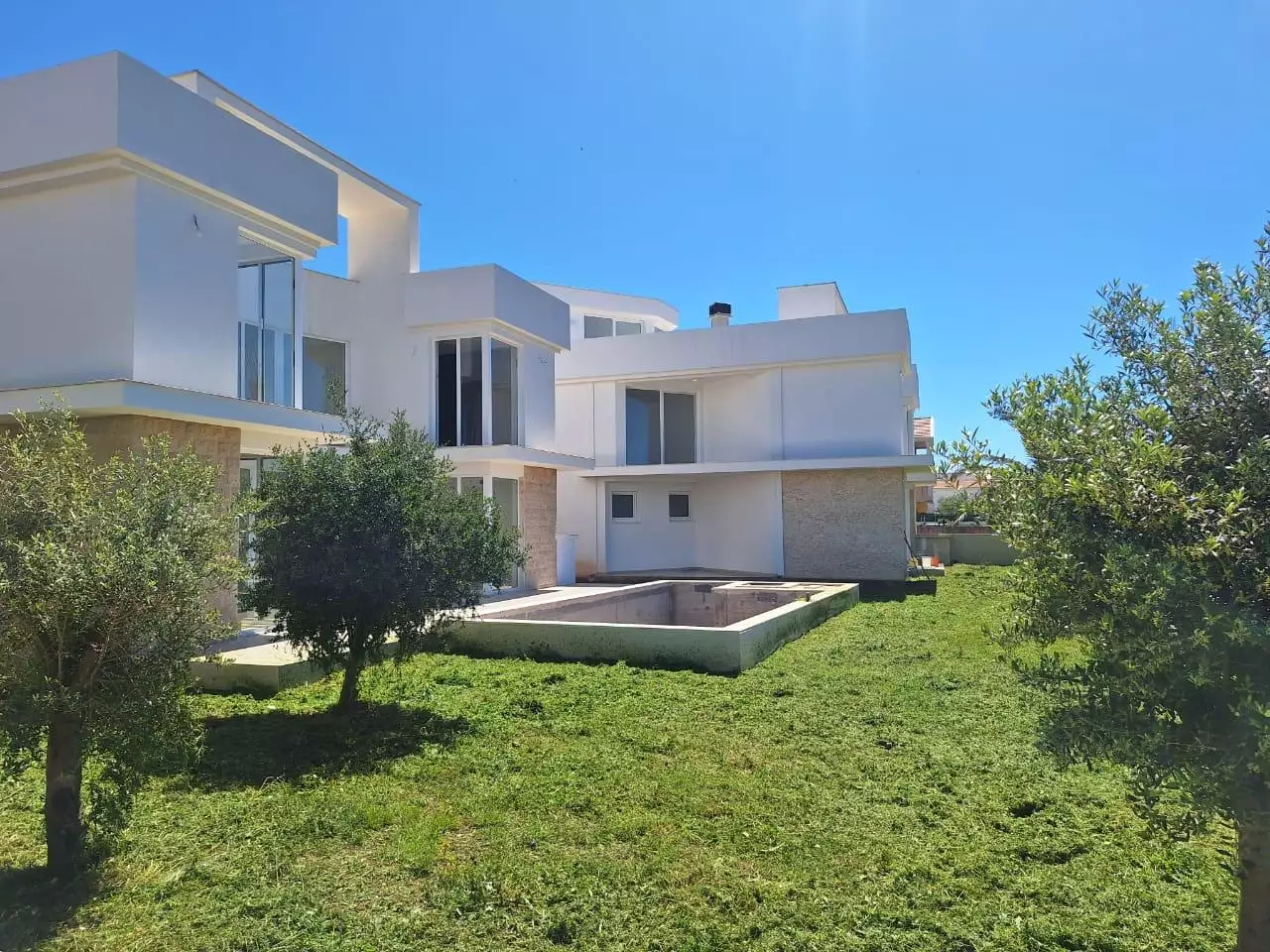 House 454m² in Montenegro, Krasici. Priced at 350000€ rent photo-3