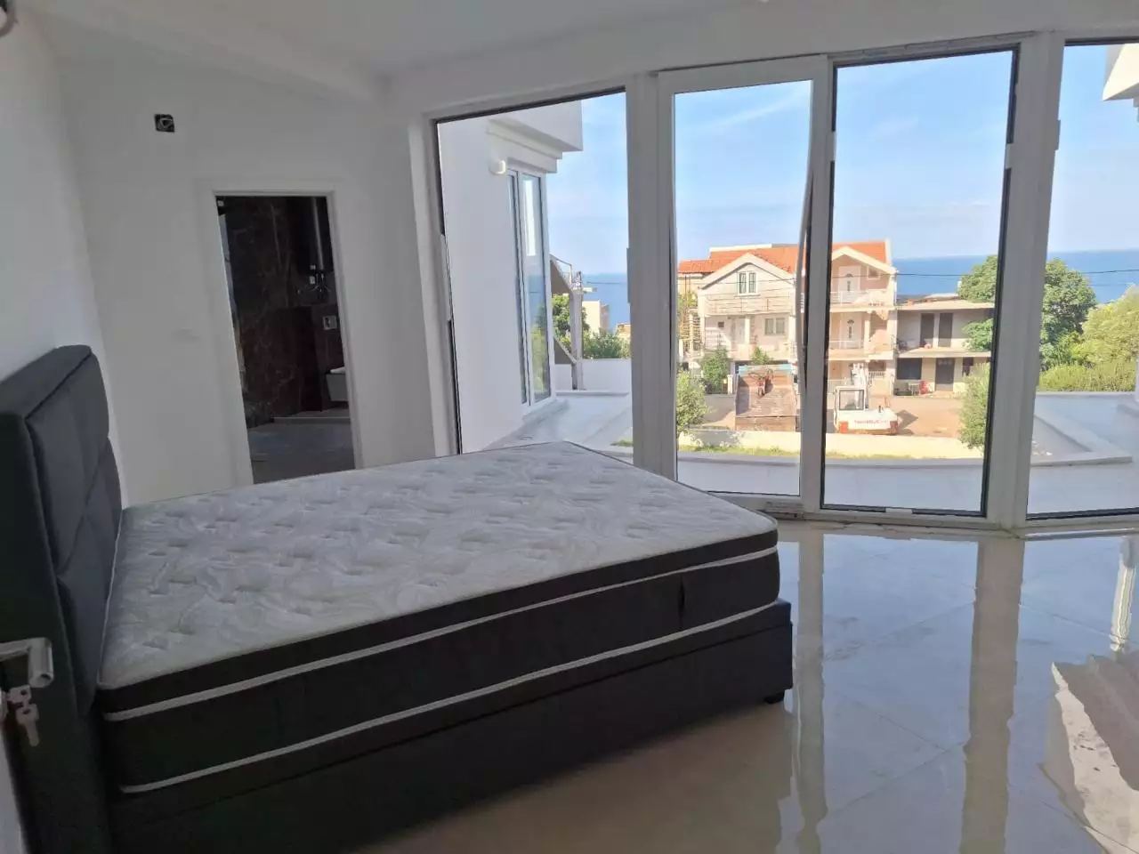 House 454m² in Montenegro, Krasici. Priced at 350000€ rent photo-20