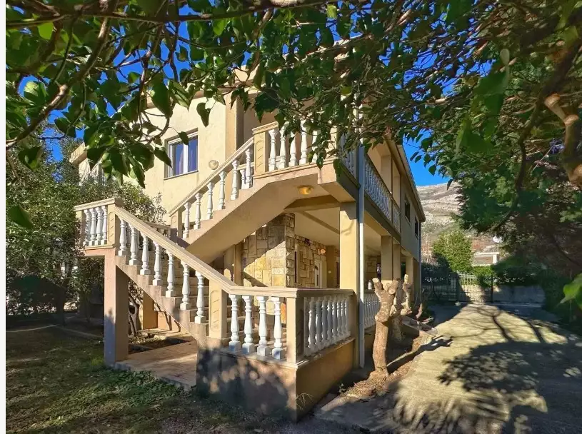 House 150m² in Montenegro, Sutomore. Priced at 220000€ rent photo-2