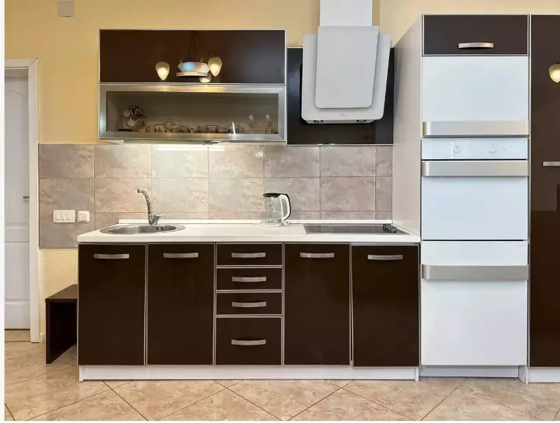 House 150m² in Montenegro, Sutomore. Priced at 220000€ rent photo-9