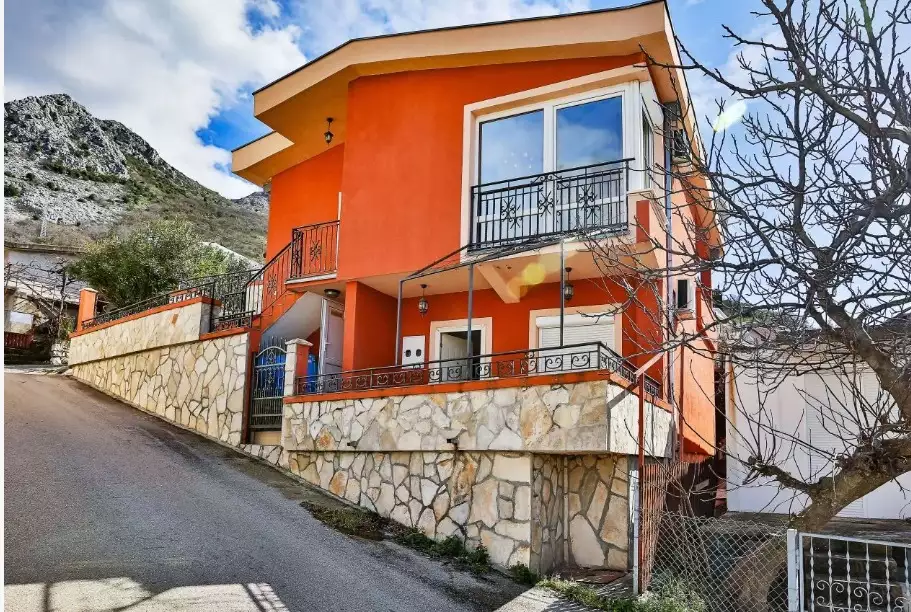 House 128m² in Montenegro, Sutomore. Priced at 195000€ rent photo-1