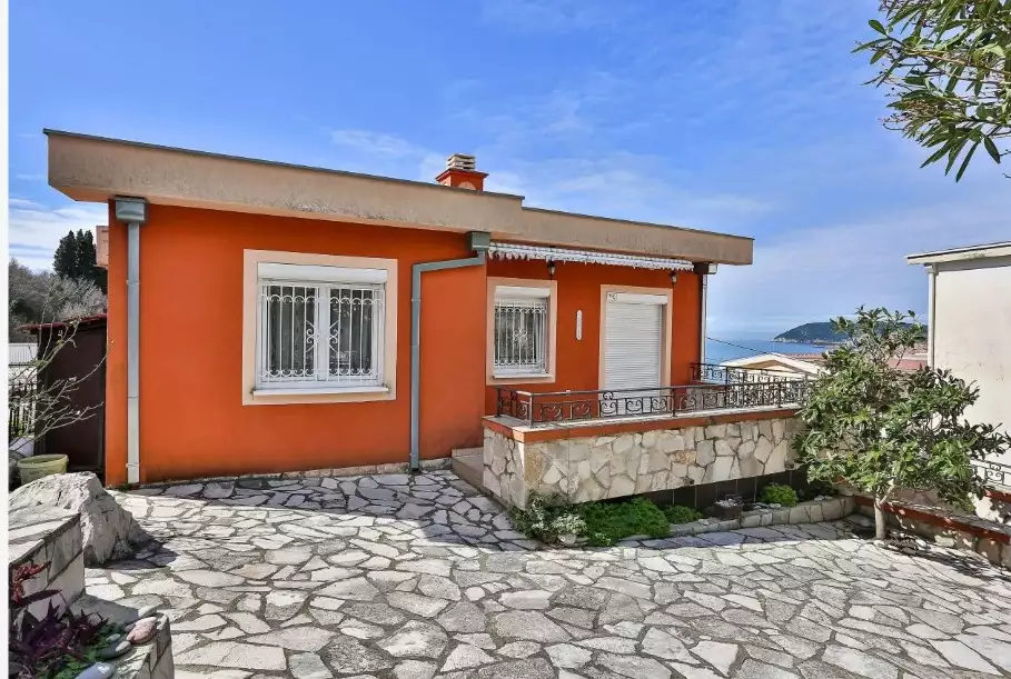House 128m² in Montenegro, Sutomore. Priced at 195000€ rent photo-3