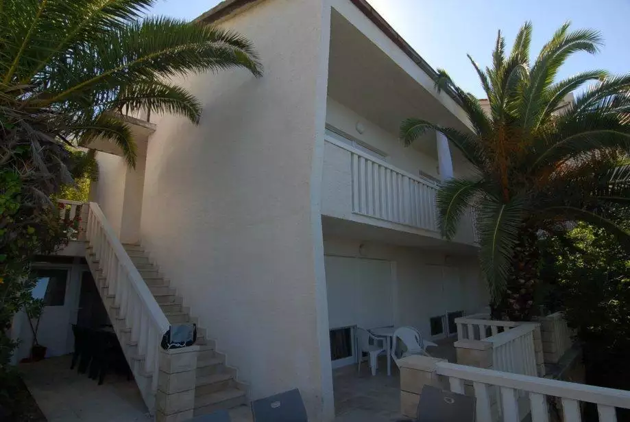 Villa 200m² in Croatia, Nemira. Priced at 1100000€ rent photo-15